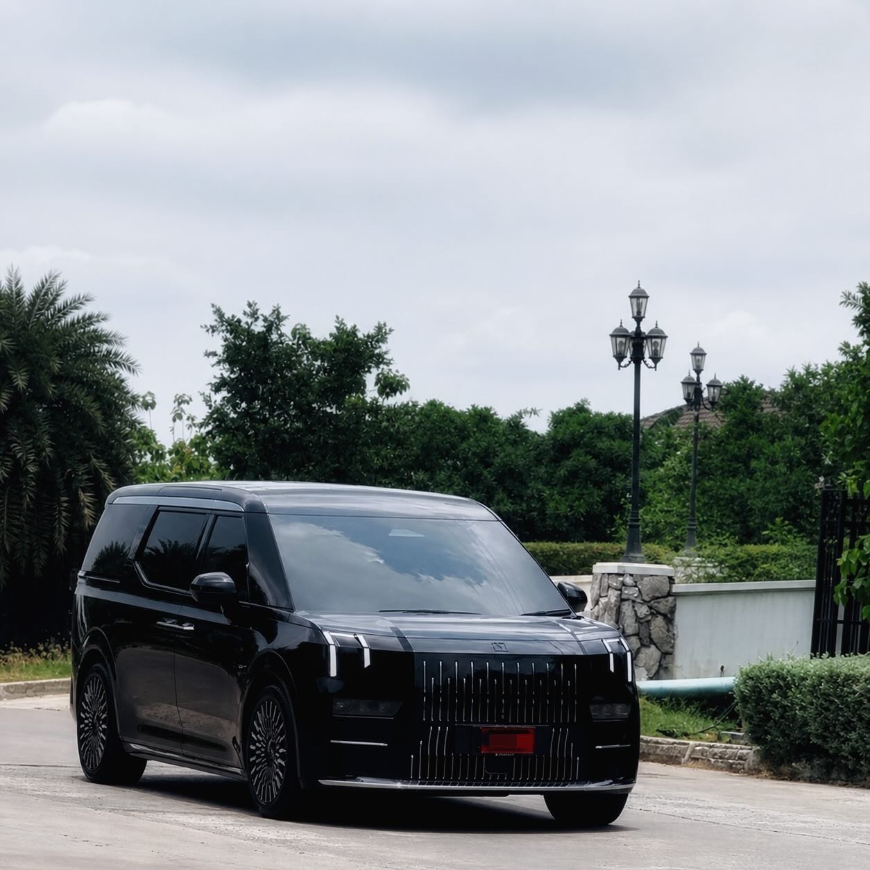 Travel in comfort, arrive in style.
Your premium airport transfer experience starts the moment you step in.
Safe • Smooth • On Time  #AirportTransfer #BangkokRide #LuxuryTravel #PrivateChauffeur #บริการรถรับส่ง รถหรู สนามบินสุวรรณภูมิ DonmuangAirport ThailandTravel